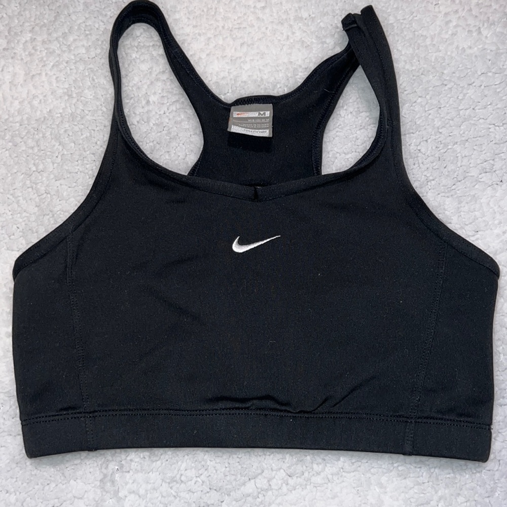 Nike sports bra, keyhole open back